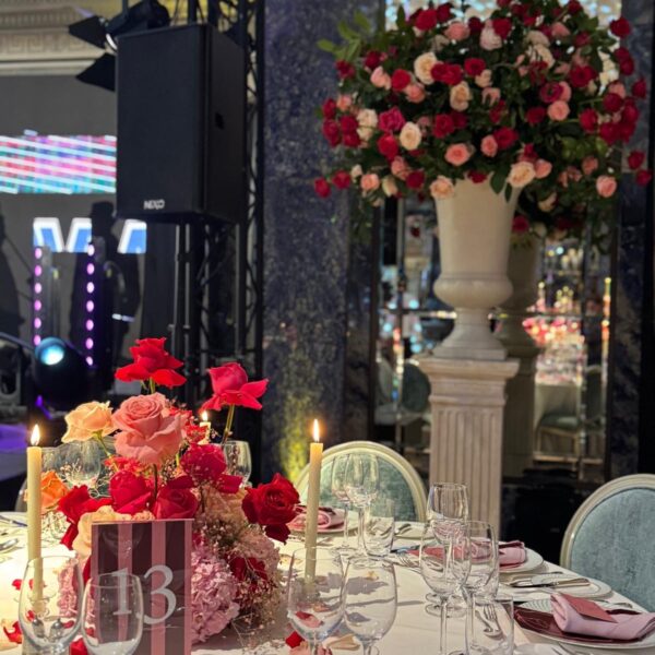 Table Centre Flower Arrangements For Corporate Events by Ricky Paul Flowers