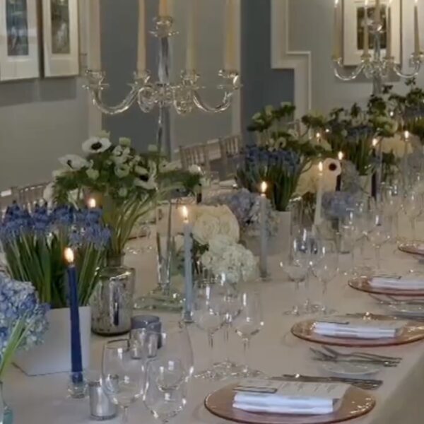 Wedding Flowers At The Lansdowne Club In Blue And White