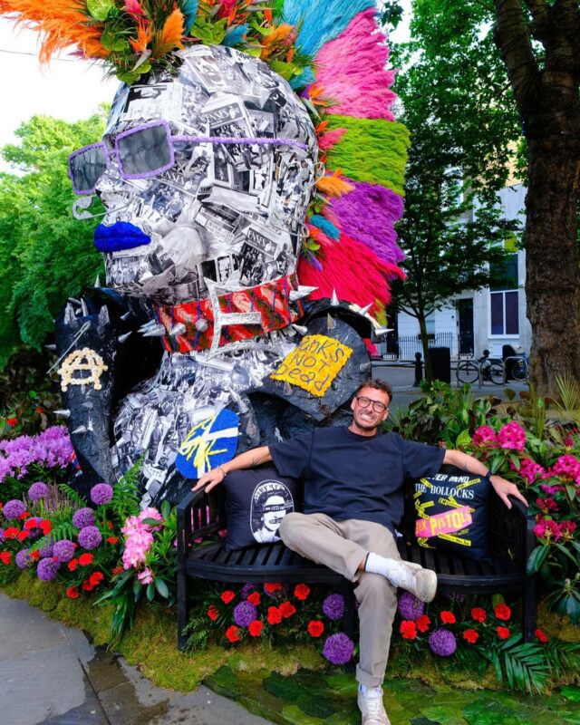 Chelsea goes punk!
We’ve created not one, but two floral Chelsea Punks this year for “Flowers in Fashion” theme. You’ll find this rebellious beauty on King’s Road as part of Chelsea in Bloom, while our second punk is turning heads at the Chelsea Flower Show.

Crafted with care and attitude, this piece features a skull collaged in Sex Pistols and Vivienne Westwood articles, a jacket of preserved black-sprayed leaves, and a Mohican made from pampas grass, palm leaves, anthurium and more. Even the badges are made from preserved flowers!

Catch our floral rebel in the wild until Sunday.
@polarblackevents  Metal work : @juliancarterdesign  Photography : @johnnassari