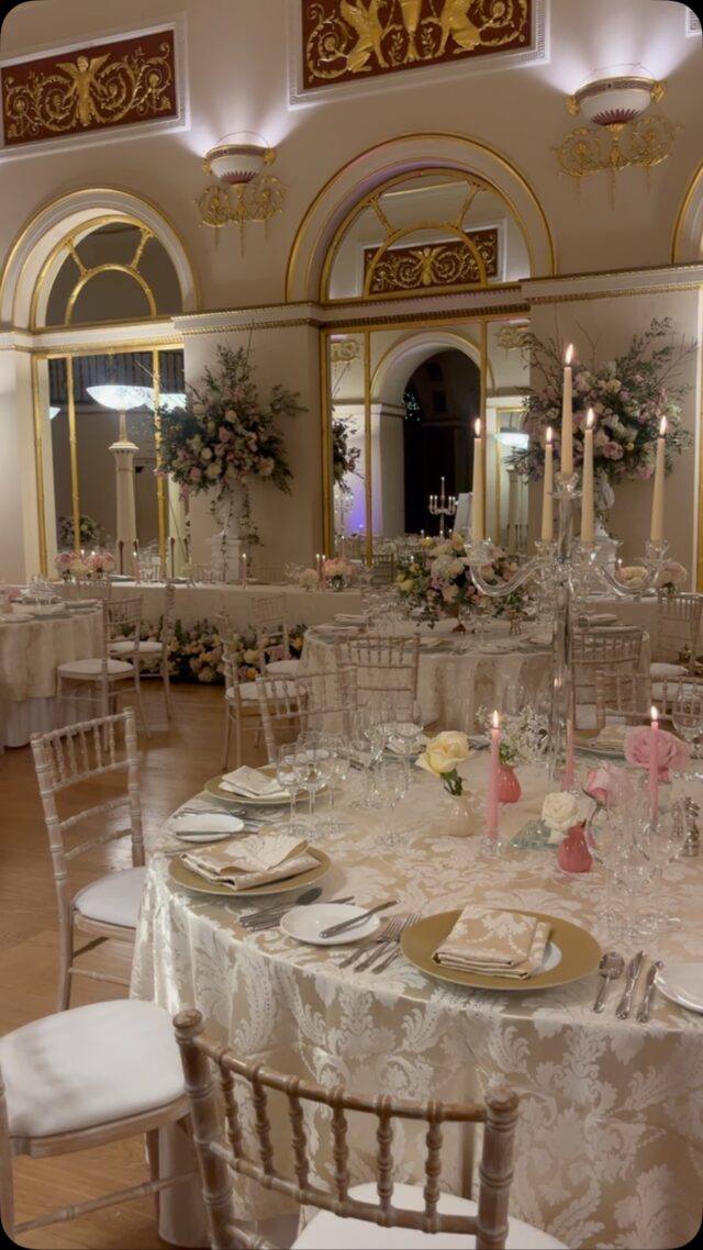 We loved bringing this elegant wedding vision to life at the Lansdowne Club. A perfect blend of timeless beauty and sophistication. @thelansdowneclubmayfair